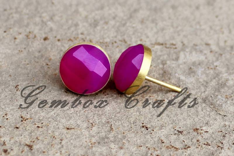 Fuchsia Hot Pink Chalcedon Runde Checker Cut 925 Sterling Silber Vergoldet Glatte Ohrstecker Ohrringe von GemboxCrafts
