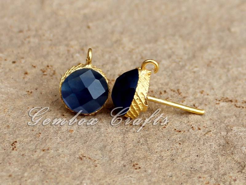 London Blue Topaz Hydro Quarz Runde Checker Cut 925 Sterling Silber Gold Überzogene Strukturierte Oberfläche Ohrstecker Mit Schlaufe von GemboxCrafts