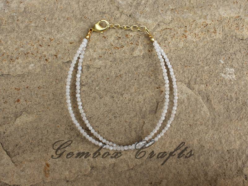 Natürlicher Regenbogen Mondstein 2mm Rondelle Facettiert Perlen Vergoldet Doppellinie Armband von GemboxCrafts