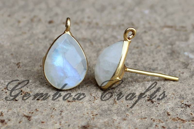 Natürlicher Regenbogen Mondstein 9 X 12 Mm Pear Briolette 925 Sterling Silber Vergoldet Glatt Finish Ohrstecker Mit Schleifen von GemboxCrafts