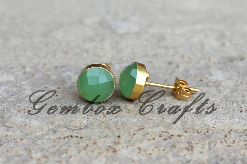 Papagei Grüner Quarz Runde Checker Cut 925 Sterling Silber Vergoldet Glatte Ohrstecker Ohrringe von GemboxCrafts