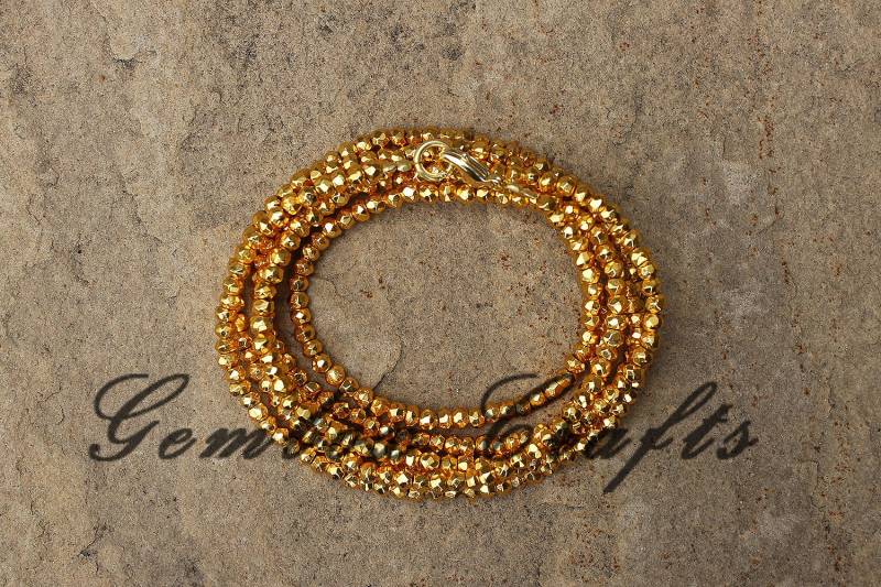 Schöne Goldene Pyrit 3-4mm Rondelle Facettierte Perlen Vergoldete Halskette von GemboxCrafts