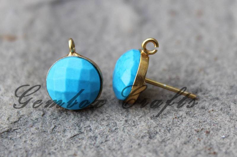 Stabilisierte Blau Türkis Runde Checker Cut 925 Sterling Silber Vergoldet Glatt Finish Ohrstecker Mit Schlaufe von GemboxCrafts
