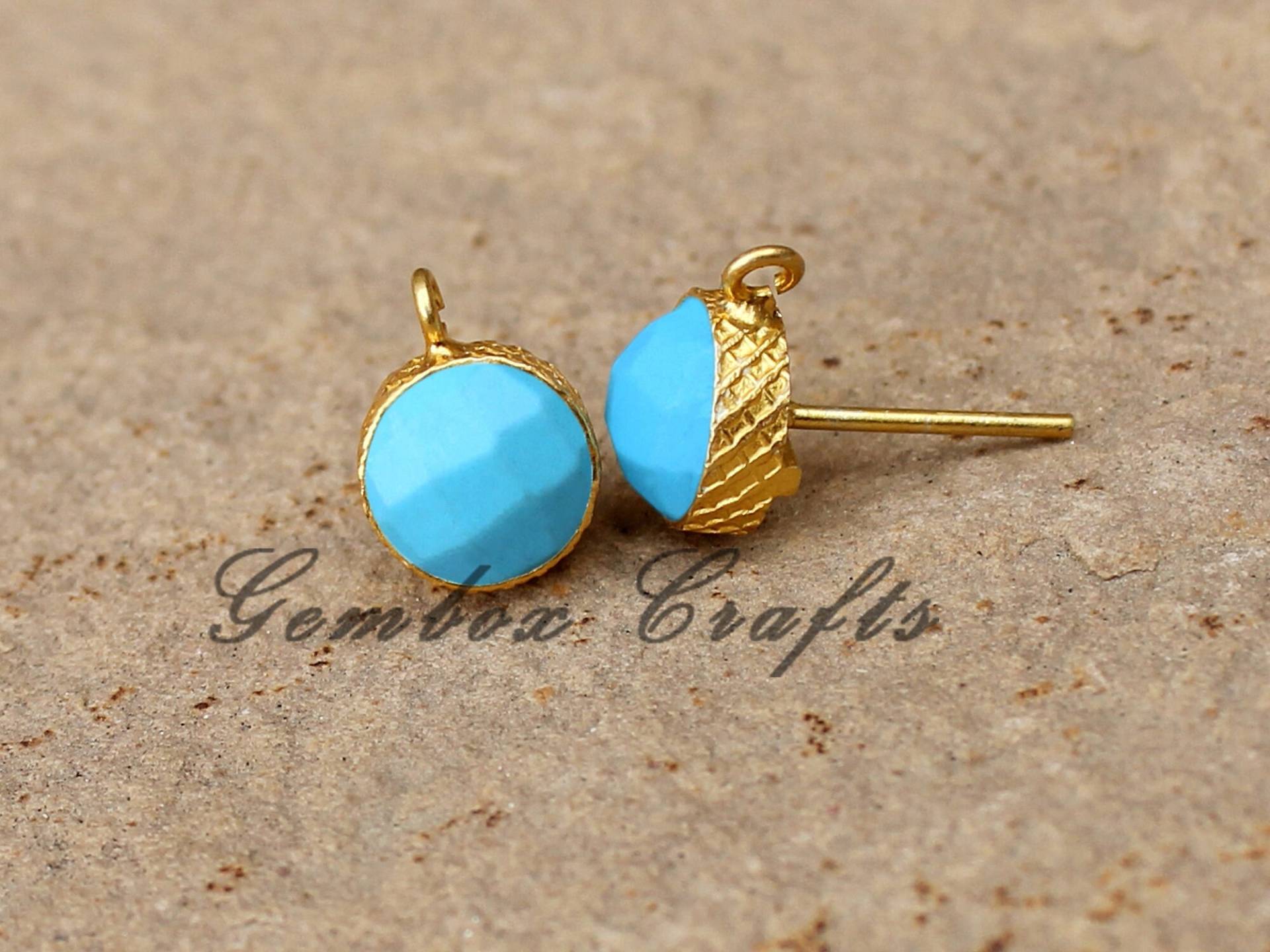 Stabilisierte Blau Türkis Runde Checker Cut 925 Sterling Silber Vergoldet Texturierte Ohrstecker Mit Schleifen von GemboxCrafts