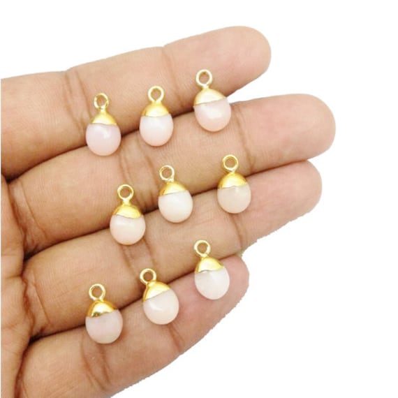 Pink Opal Glatter Tumble Edelstein Anhänger - Gold Galvanisierte Kappe Charms Verkauf Pro Stück von Gemdesignss