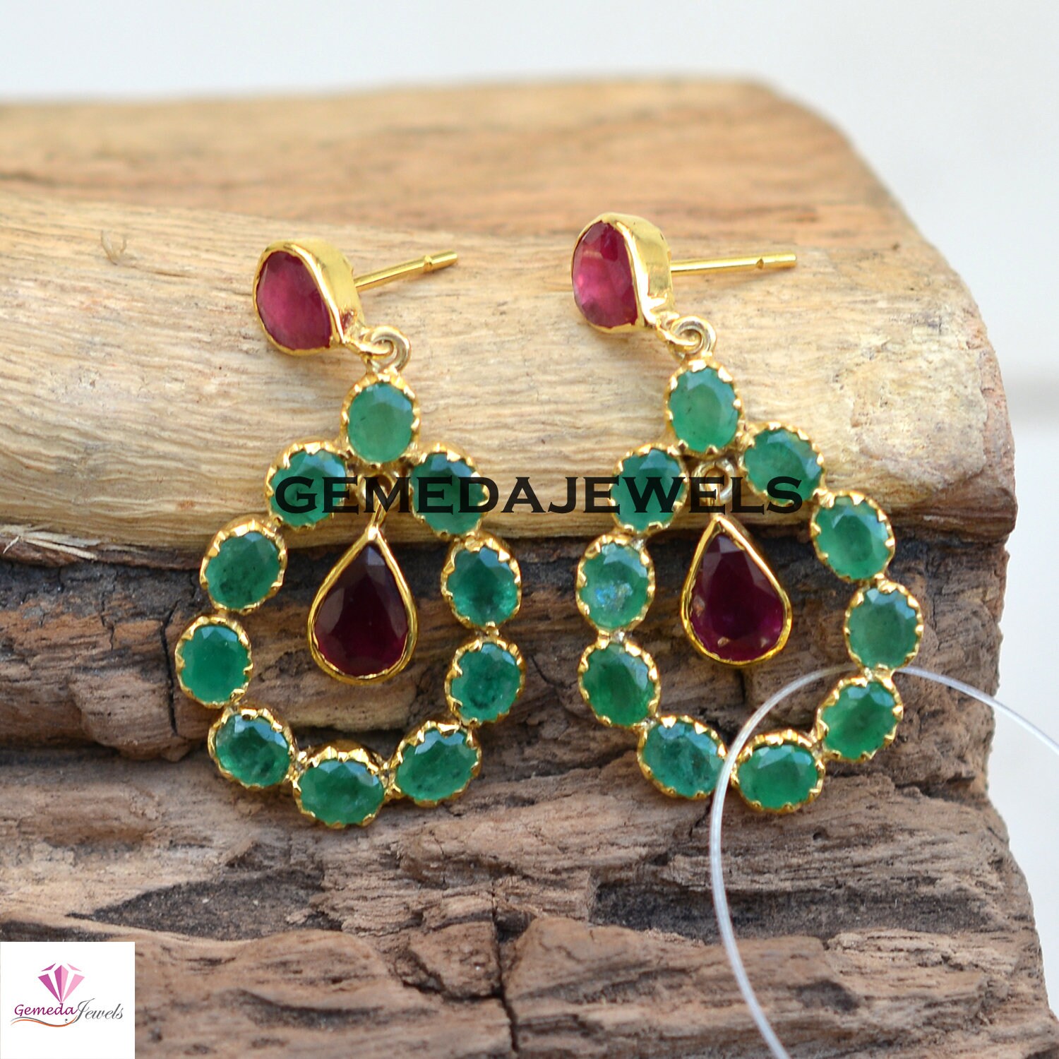 Bezaubernde Smaragd Silber Ohrringe, Rubin Edelstein Birne Form Gelb Vermeil 925 Schmuck Bezaubernde Smaragd Silber Ohrringe, Rubin Edelstein Birne Form Gelb Vermeil 925 Schmuck von GemedaJewels