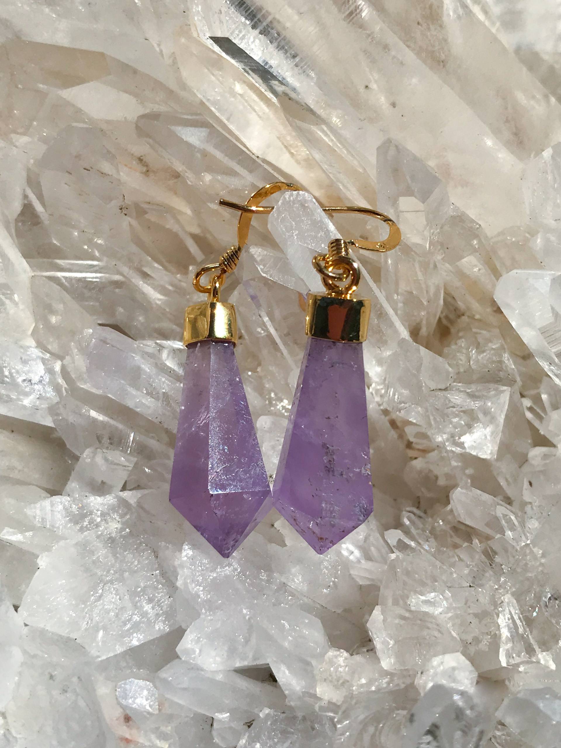 Schöne Amethyst-Spitzen-Ohrringe in 18Kt Vergoldung von Gemfinders