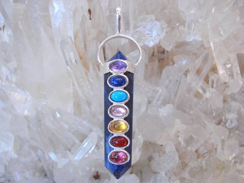 Sodalith - Kommunikation Edelstein Chakra Mit 7 Echten Edelsteinen in Silber Gefasst Sodalith - Kommunikation Edelstein Chakra Mit 7 Echten Edelsteinen in Silber Gefasst von Gemfinders