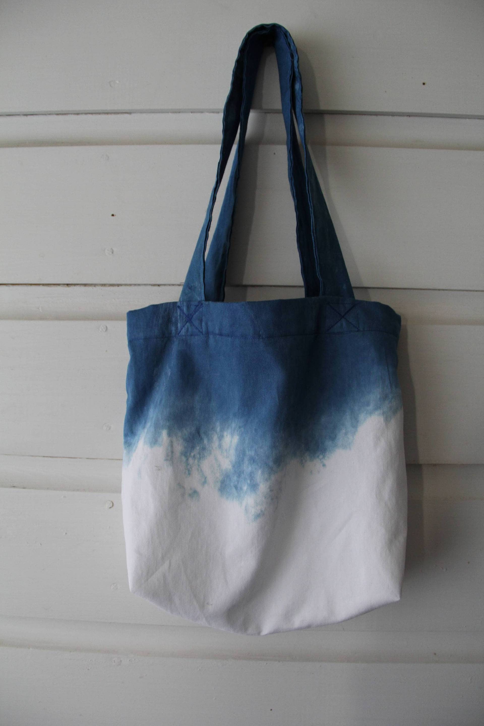 Indigo Dip Gefärbt Winzige Tote Indigo Dip Gefärbt Winzige Tote von GeminiTacticsStudio