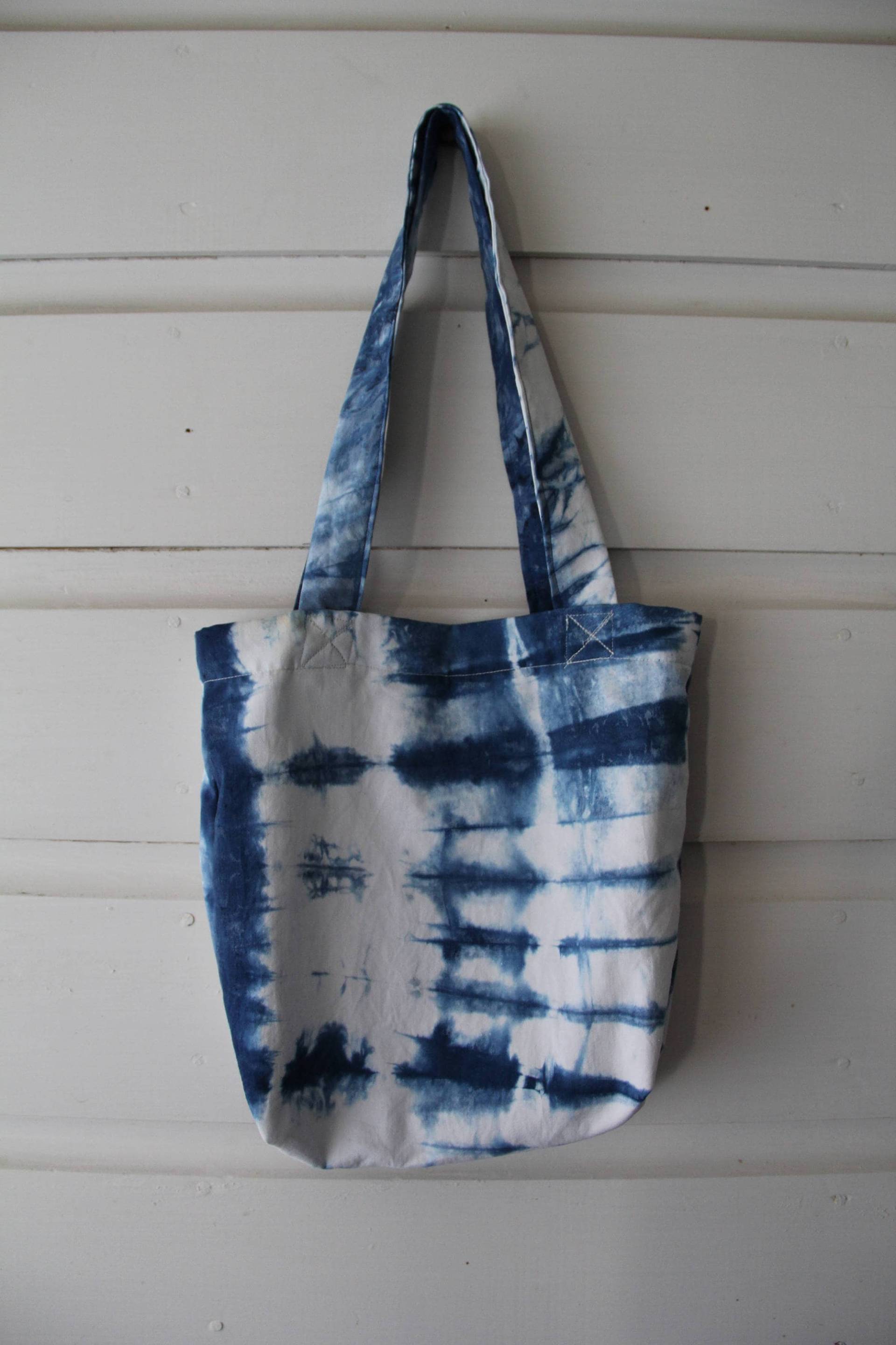 Indigo Gefärbter Winzige Tote Indigo Gefärbter Winzige Tote von GeminiTacticsStudio