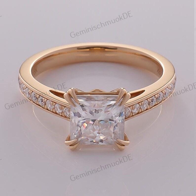 1.5Ct Sehr Schöne Beliebte Princess Cut Center Lab Zuchtdiamant Akzentsteine Verlobungsring in 10/14 18K Roségold Für Liebhaber Ring Sie von GeminischmuckDE