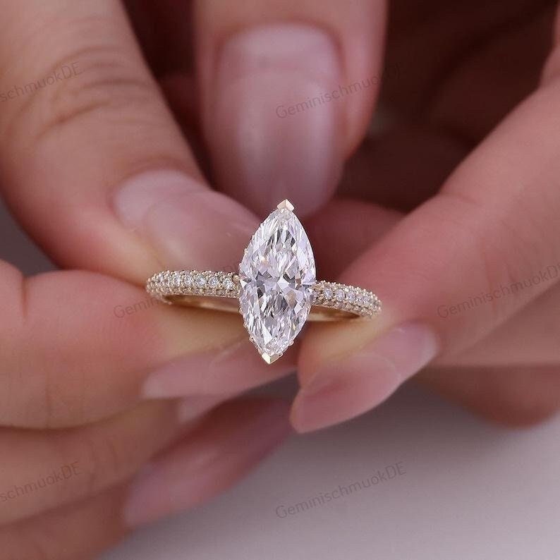2.00 Ct Elegante Marquise Cut Verlobungsring Band Mit Diamant Pave Solitärring in 10/14/18K Perfekt Zum Jubiläum Für Sie von GeminischmuckDE