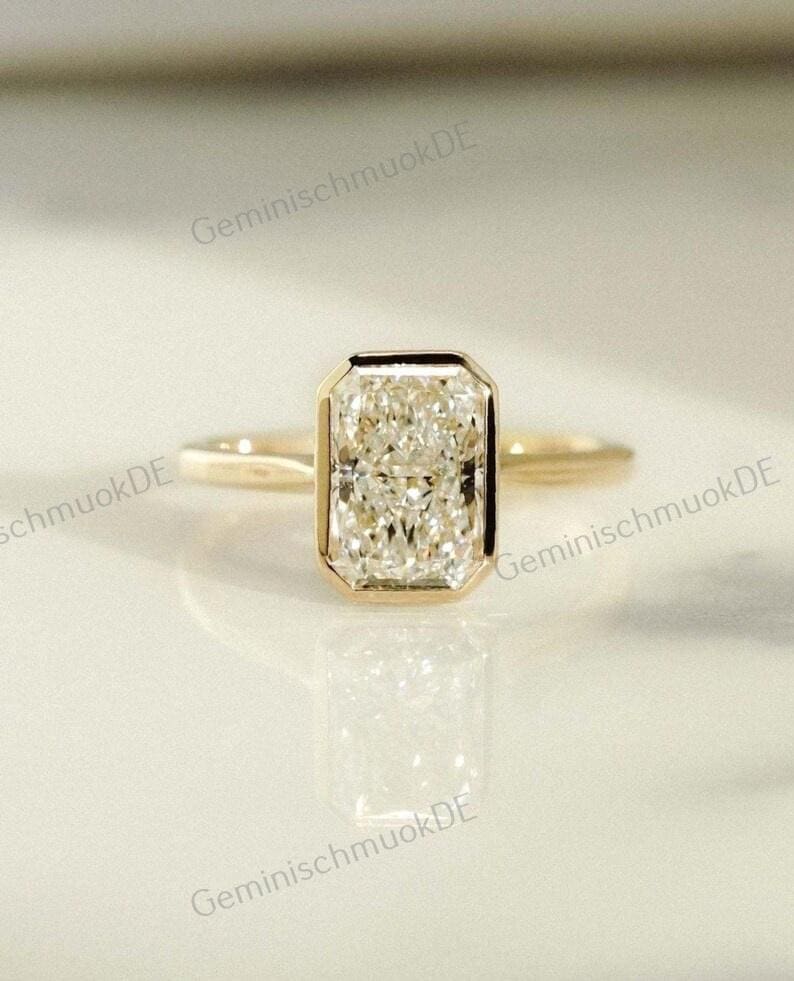 2.00 Ct Strahlender Schnitt Laborgewachsener Diamant Solitär Verlobungsring 18K Gelbgold Zierliche Lünette Abstecken Hochzeitsvorschlag Diamantring von GeminischmuckDE