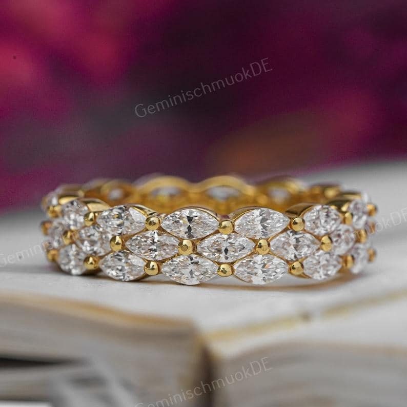 2.50 Ct Marquise Laborgewachsene Ehering Verlobungsbänder Ringe Gelbgold Band Lab Gewachsene Volle Eternity Für Ihre Frauen Oder Ein Geschenk Mama 2.50 Ct Marquise Laborgewachsene Ehering Verlobungsbänder Ringe Gelbgold Band Lab Gewachsene Volle Eternity Für Ihre Frauen Oder Ein Geschenk Mama von GeminischmuckDE