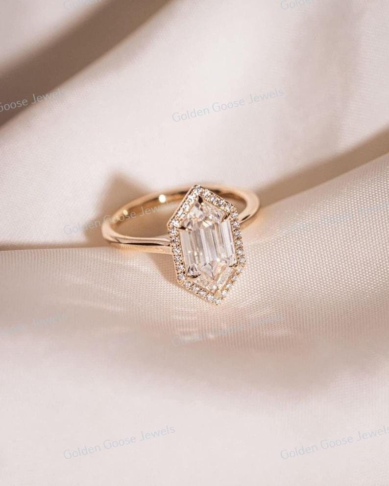 Atemberaubender 2Ct Laborgewachsener Diamantring in 10/14/18K Gold Hexagon Step Cut Solitaire Ring Jubiläumsring Für Ihre Frauen von GeminischmuckDE