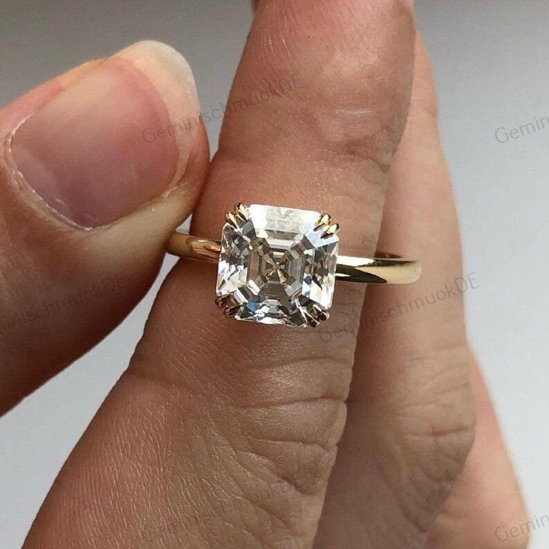 Exzellenter 2.0 Ct Asscher Cut Solitaire | Versteckter Heiligenschein| Quadratisch Geschnittener Ring 10/14/18K Gelbgold Doppelklaue Krappen Ehering von GeminischmuckDE