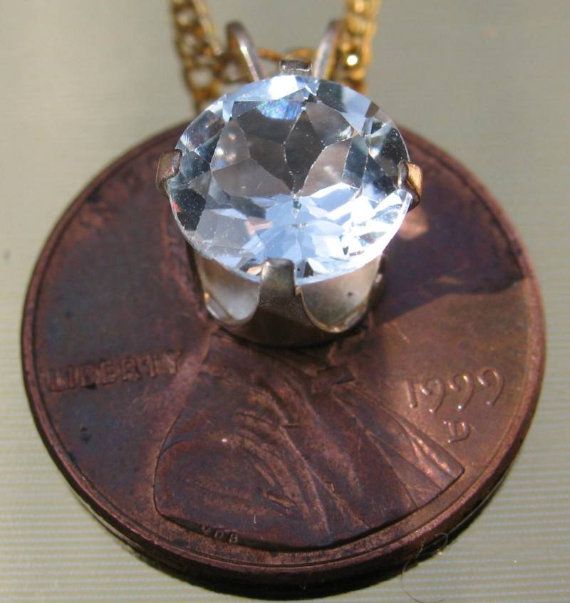 Eisblaue Kristall Kette Eisblaue Kristall Kette von Gemite