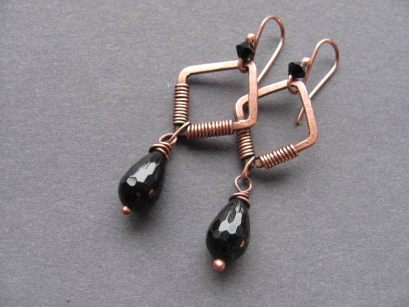 Kupfer Ohrringe, Baumeln, Tropfen Stein Swarovski Kristall Gehämmerte Oxidiertes Und Poliertes Kupfer Ohrringe, Baumeln, Tropfen Stein Swarovski Kristall Gehämmerte Oxidiertes Und Poliertes von Gemlery
