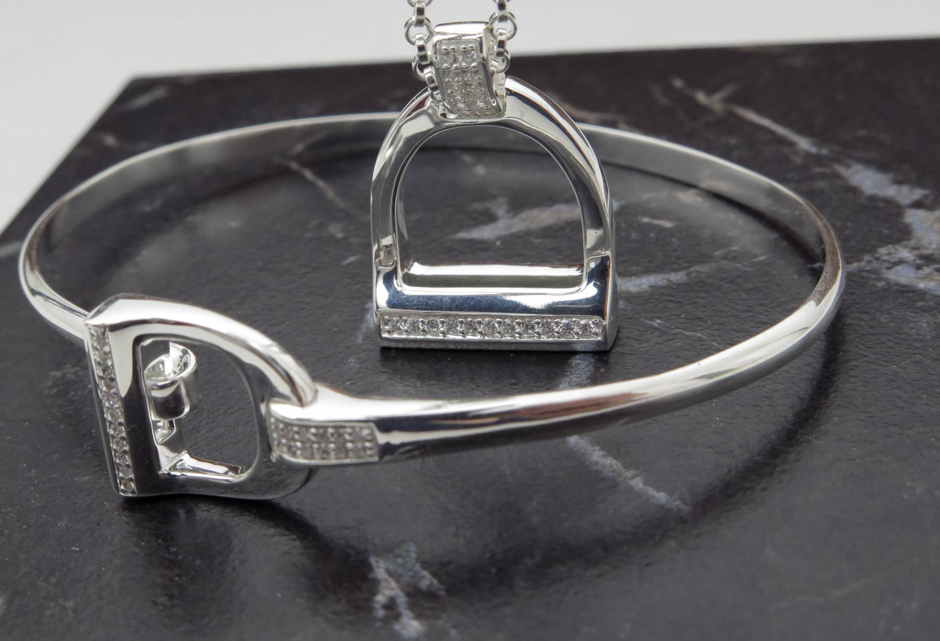 Massiver Silber Steigbügel Armreif, Armreif von GemmaJJewellery