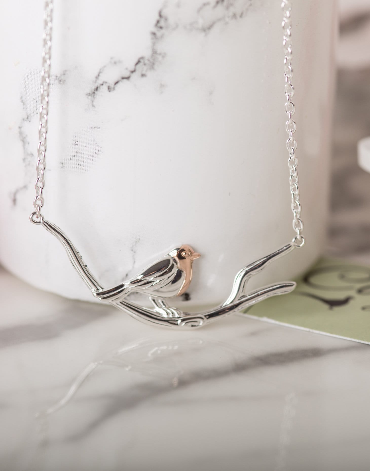 Silberne Robin Auf Zweig-Halskette, Mit Roségold-Detail von GemmaJJewellery