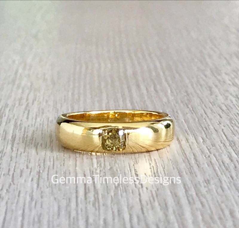 Natürliche Unbehandelte Grünlich Gelber Diamant 14K Gold Ehering von GemmaTimelessDesigns