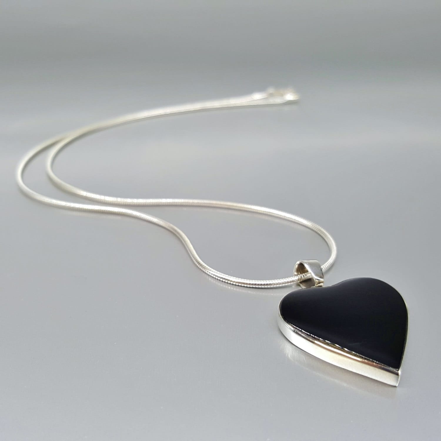 Herz Anhänger Onyx Mit Silber Kette Kleines Oder Grosses Einzigartiges Geschenk Für Sie Natürlicher Schwarzer Edelstein 7 Jahre Jahrestag von GemoryDesign