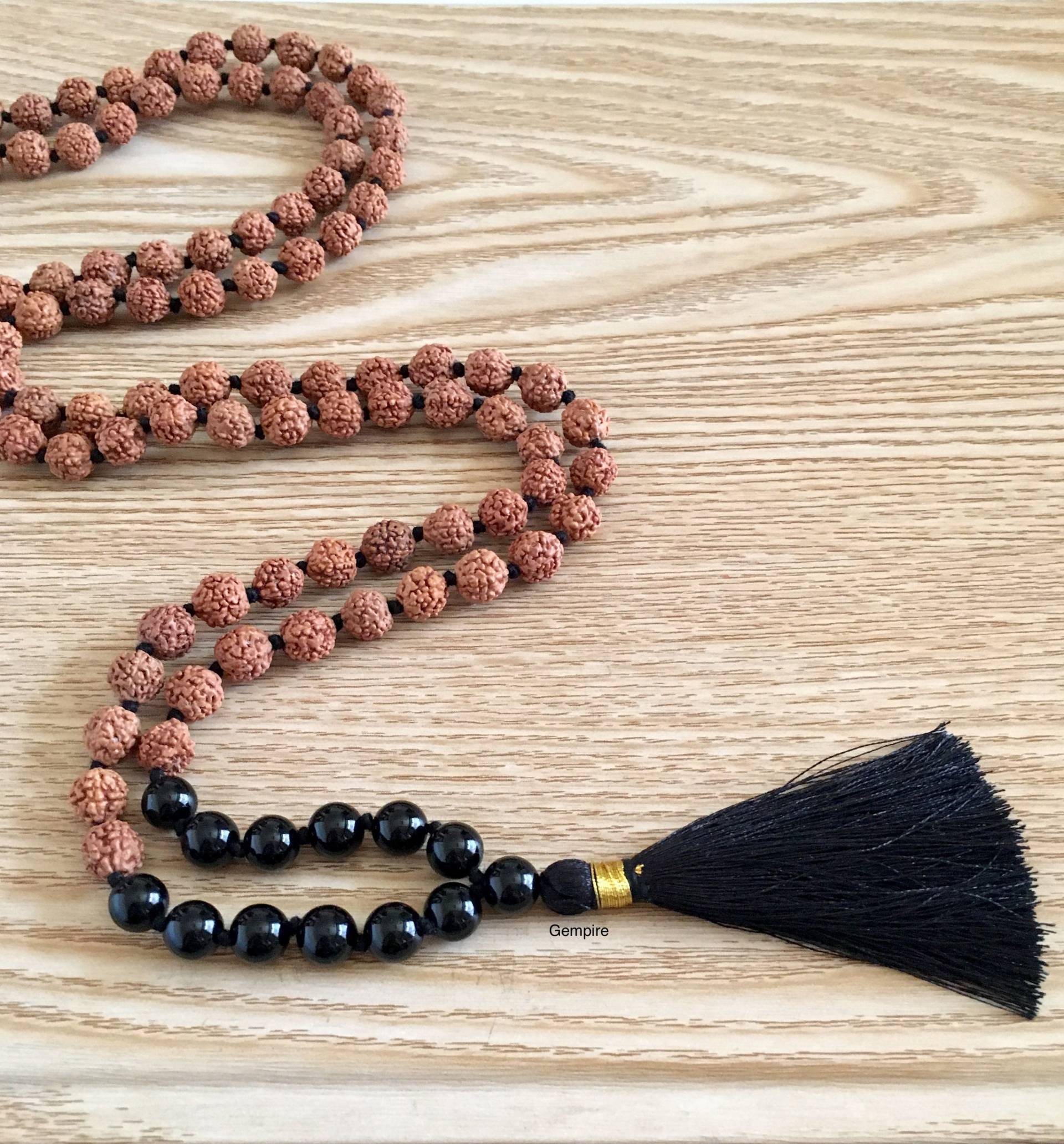 108 Rudraksha Mala - Schwarzer Onyx Halskette 8 Mm, Japa Perlen Geknotete Gebetskette, Herren Halskette, Wurzelchakra Meditation 108 Rudraksha Mala - Schwarzer Onyx Halskette 8 Mm, Japa Perlen Geknotete Gebetskette, Herren Halskette, Wurzelchakra Meditation von GempireIN