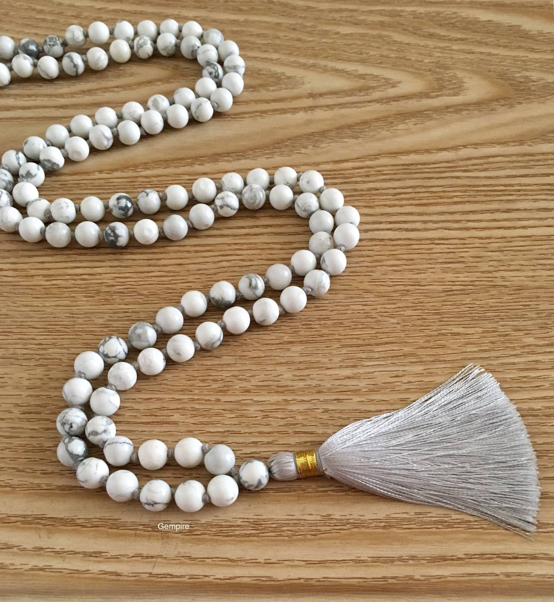 Howlite Mala Halskette 8-9 Mm, Geknotete 108 Perlen, Weißer Edelstein Halskette, Quaste Mala, Meditation Gebetsperle Howlite Mala Halskette 8-9 Mm, Geknotete 108 Perlen, Weißer Edelstein Halskette, Quaste Mala, Meditation Gebetsperle von GempireIN