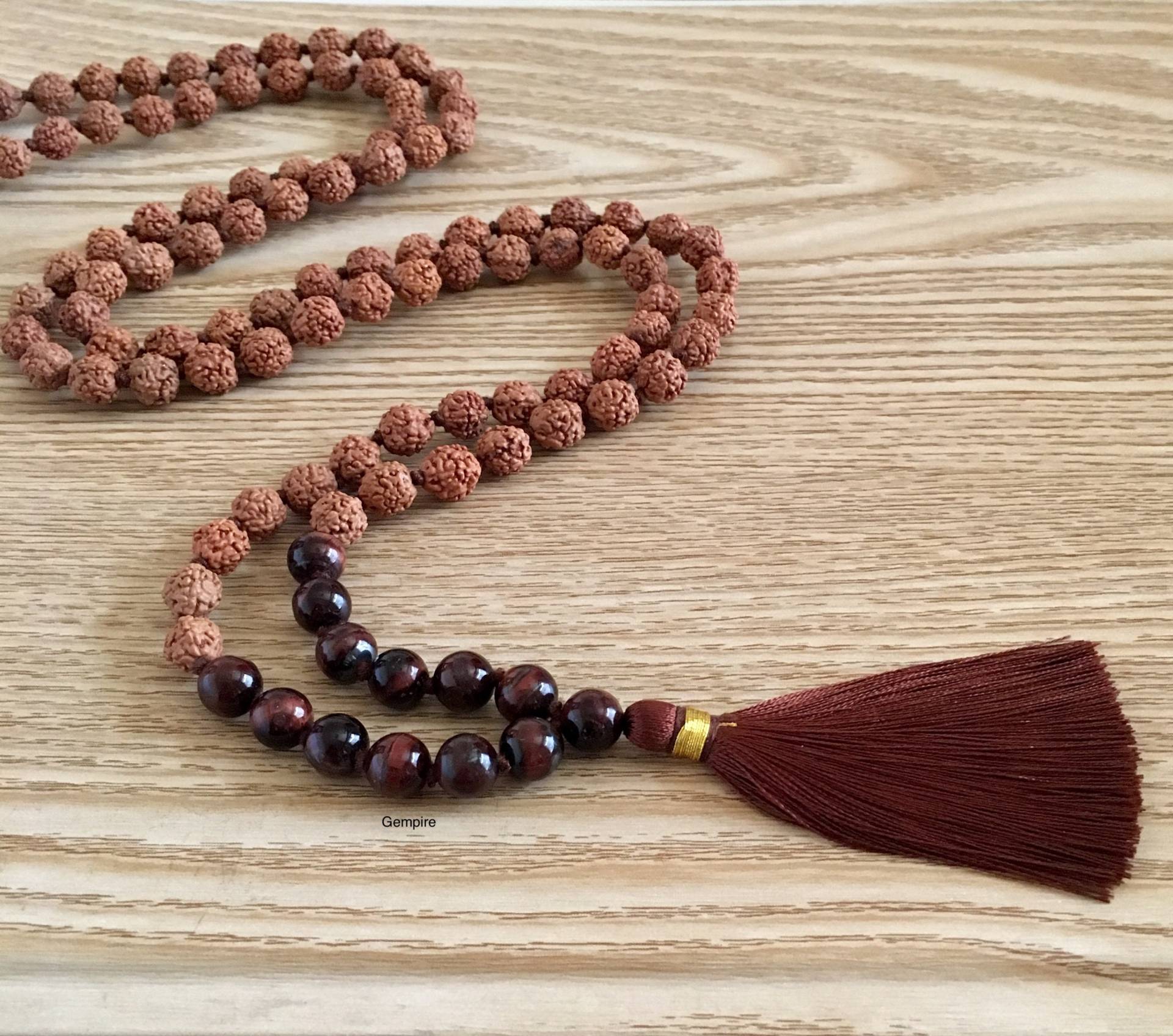Rudraksha Mala - Rote Tigerauge Halskette 8 Mm, 108 Japa Geknotete Perle, Herrenkette, Yoga Schmuck Gebetsperlen Rudraksha Mala - Rote Tigerauge Halskette 8 Mm, 108 Japa Geknotete Perle, Herrenkette, Yoga Schmuck Gebetsperlen von GempireIN
