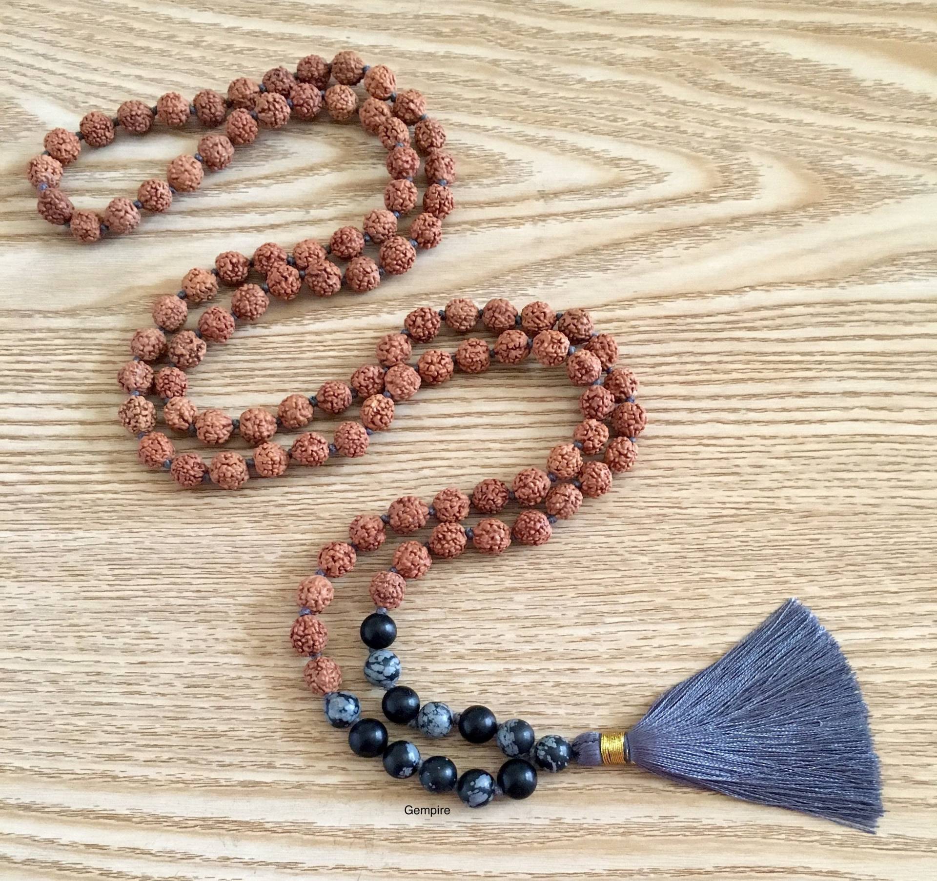 Rudraksha Mala - Schneeflocken Obsidian Halskette 8 Mm, Geknüpfte 108+1 Gebetskette, Herrenkette, Schwarzer Edelstein Yoga Geschenk Rudraksha Mala - Schneeflocken Obsidian Halskette 8 Mm, Geknüpfte 108+1 Gebetskette, Herrenkette, Schwarzer Edelstein Yoga Geschenk von GempireIN