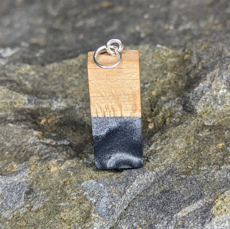Schmuckanhänger Aus Holz Und Epoxidharz - Dunkelgrau von Gempoxy