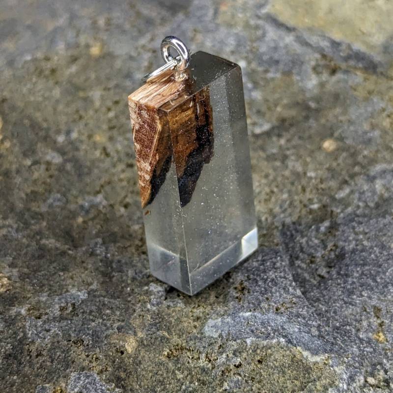 Schmuckanhänger Aus Holz Und Epoxidharz - Holz-Klar von Gempoxy