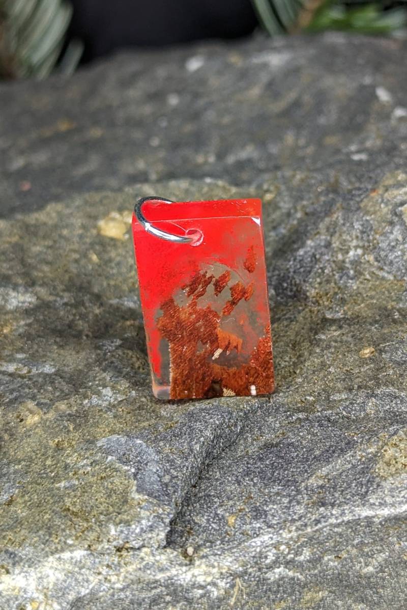 Schmuckanhänger Aus Holz Und Epoxidharz - Rot von Gempoxy