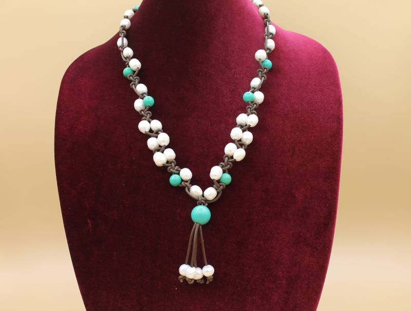 Handgemachte Edelsteinkette Mit Süßwasserperlen von GemsEternity