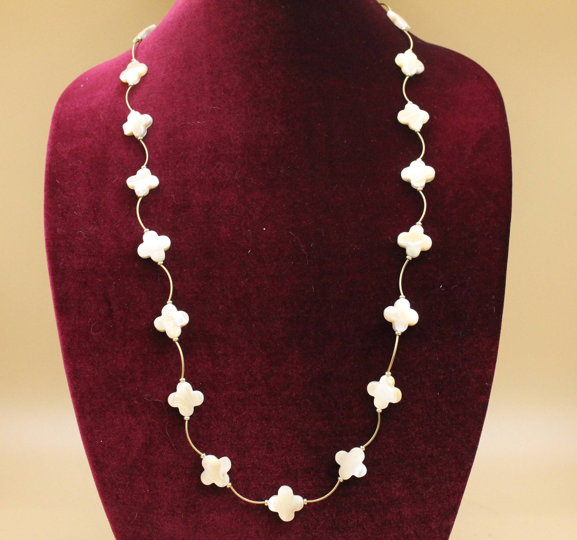 Handgemachte Perlmutt Perlen Halskette von GemsEternity