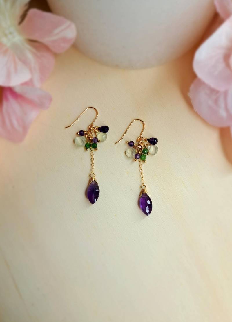 14K Gold-Filled Amethyst-Ohrringe Mit Prehnit Und Diopsid 14K Gold-Filled Amethyst-Ohrringe Mit Prehnit Und Diopsid von GemsJewelsbyAnni