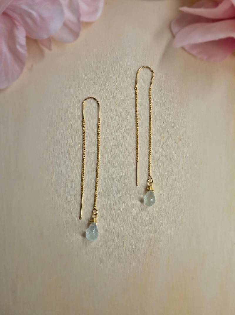 Dezente, Vergoldete Threader-Ohrringe Mit Aquamarin-Anhänger von GemsJewelsbyAnni