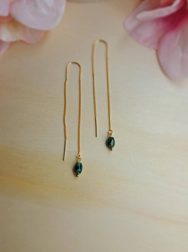 Dezente, Vergoldete Threader-Ohrringe Mit Moosachat-Anhänger von GemsJewelsbyAnni