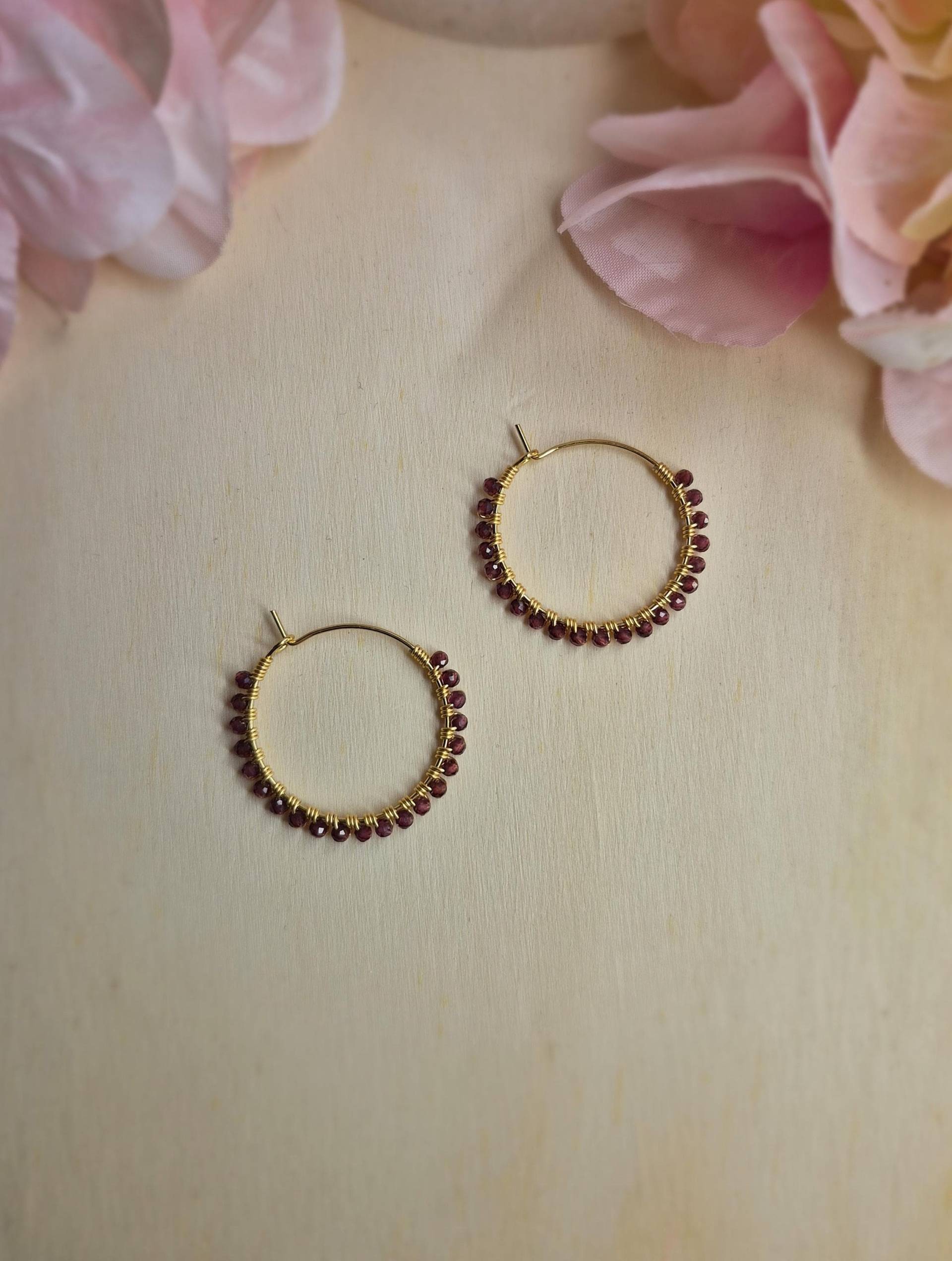 Vergoldete Creolen/Hoops Mit Granat von GemsJewelsbyAnni