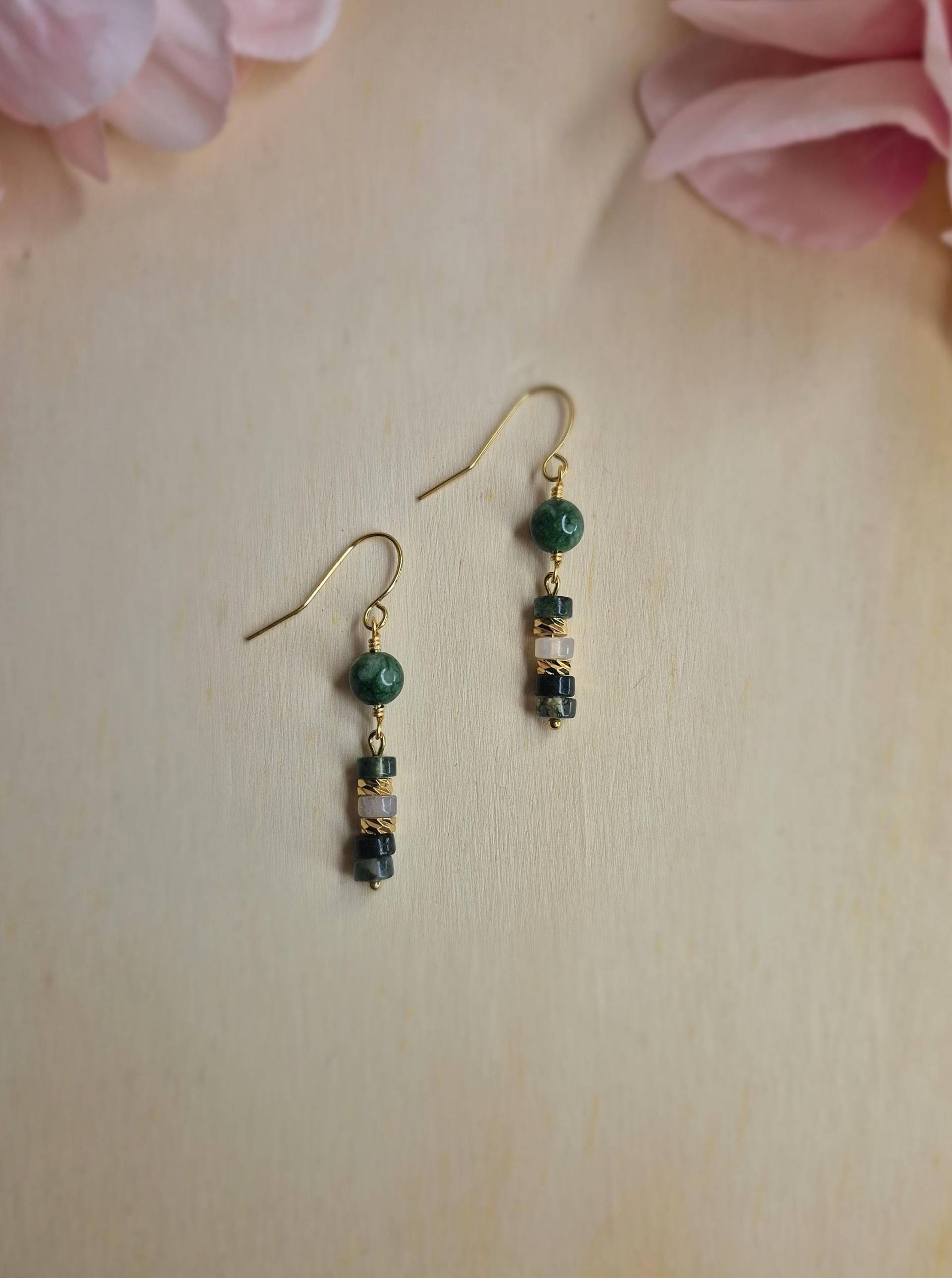 Vergoldete Jade-Ohrringe Mit Moosachat von GemsJewelsbyAnni