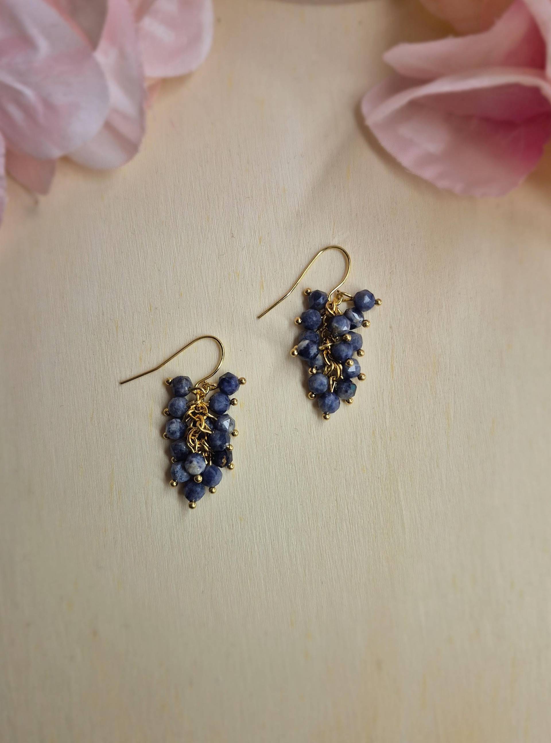 Vergoldete Saphir-Ohrringe von GemsJewelsbyAnni