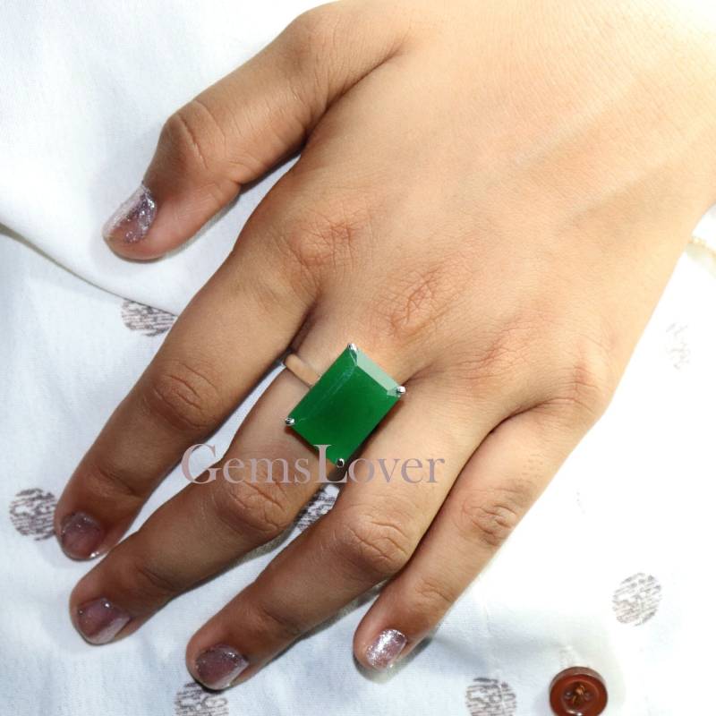Natürlicher Grüner Jade Ring, 925 Sterling Silber Heilstein Rechteck Form Statement Handgefertigter Boho Ring von GemsLoverArt