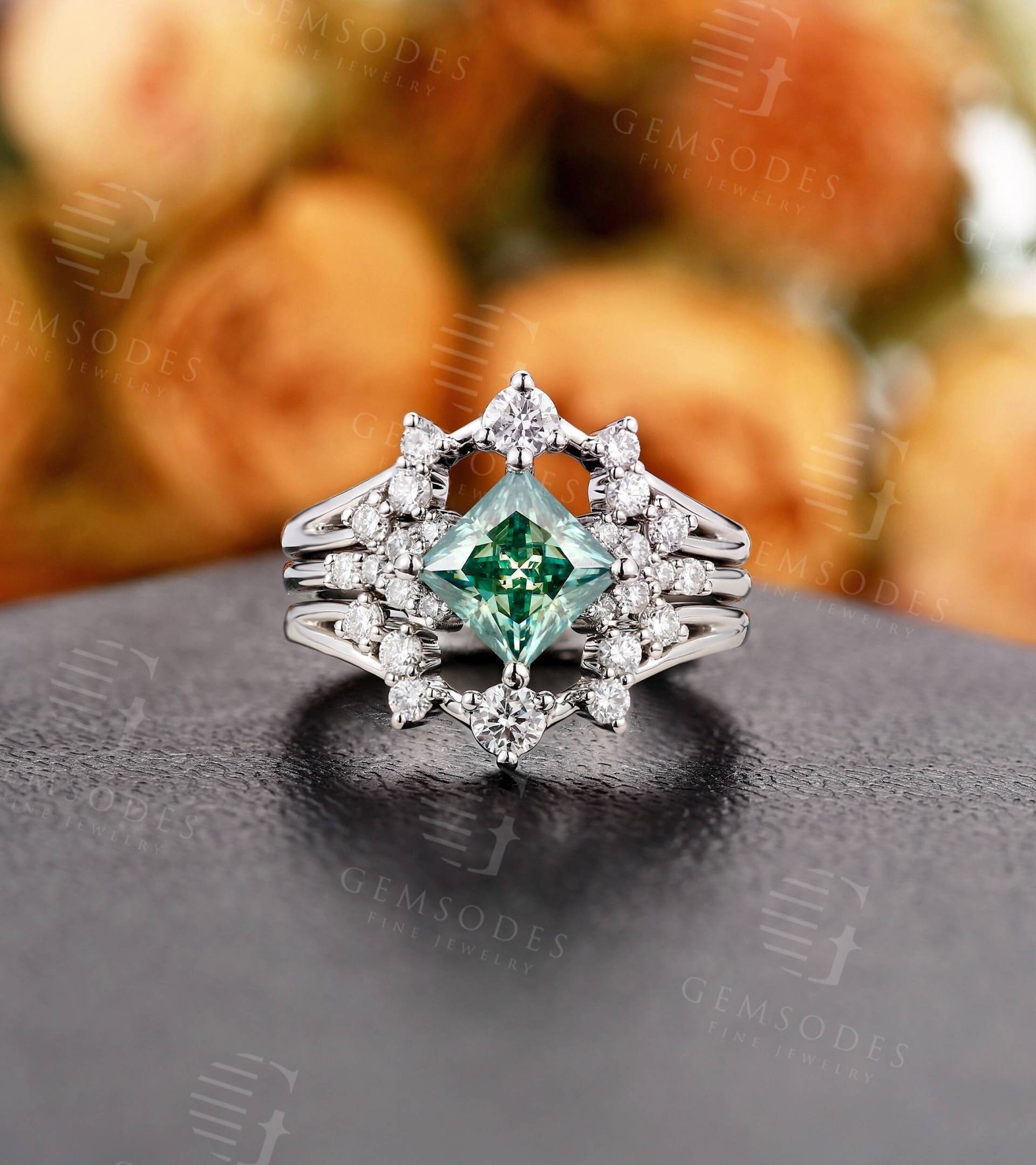 3stk Vintage Prinzessin Grün Moissanit Verlobungsring Set Art Deco Diamant Hochzeit Geschwungenes Band Braut Jahrestag Ring von GemsOdes