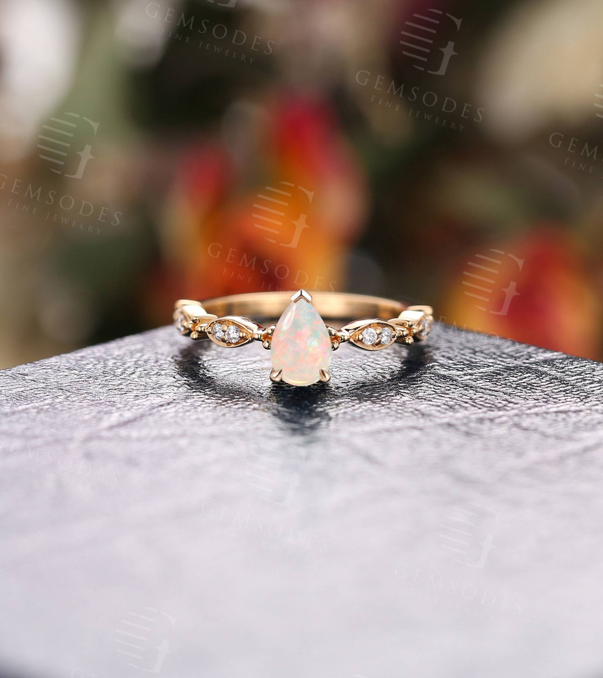 Antiker Opal Verlobungsring Vintage Ehering Massivgold Diamant Ring Braut Jahrestag Versprechen von GemsOdes