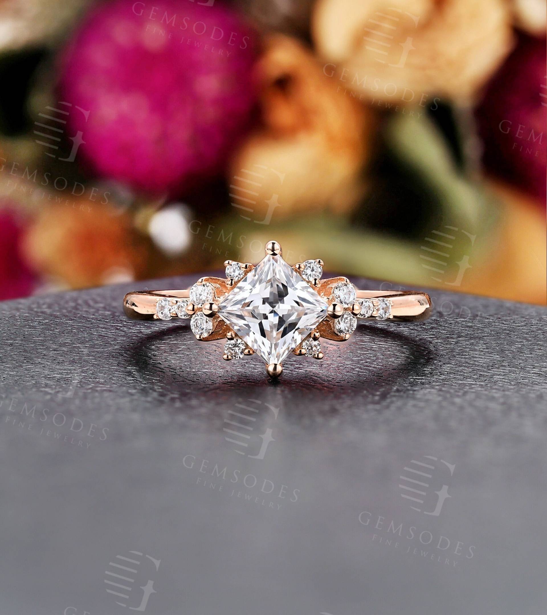 Art Deco Prinzessin Geschliffener Moissanit Verlobungsring Rosegold Ring Rund Geschliffener Diamantring Goldring Gold von GemsOdes