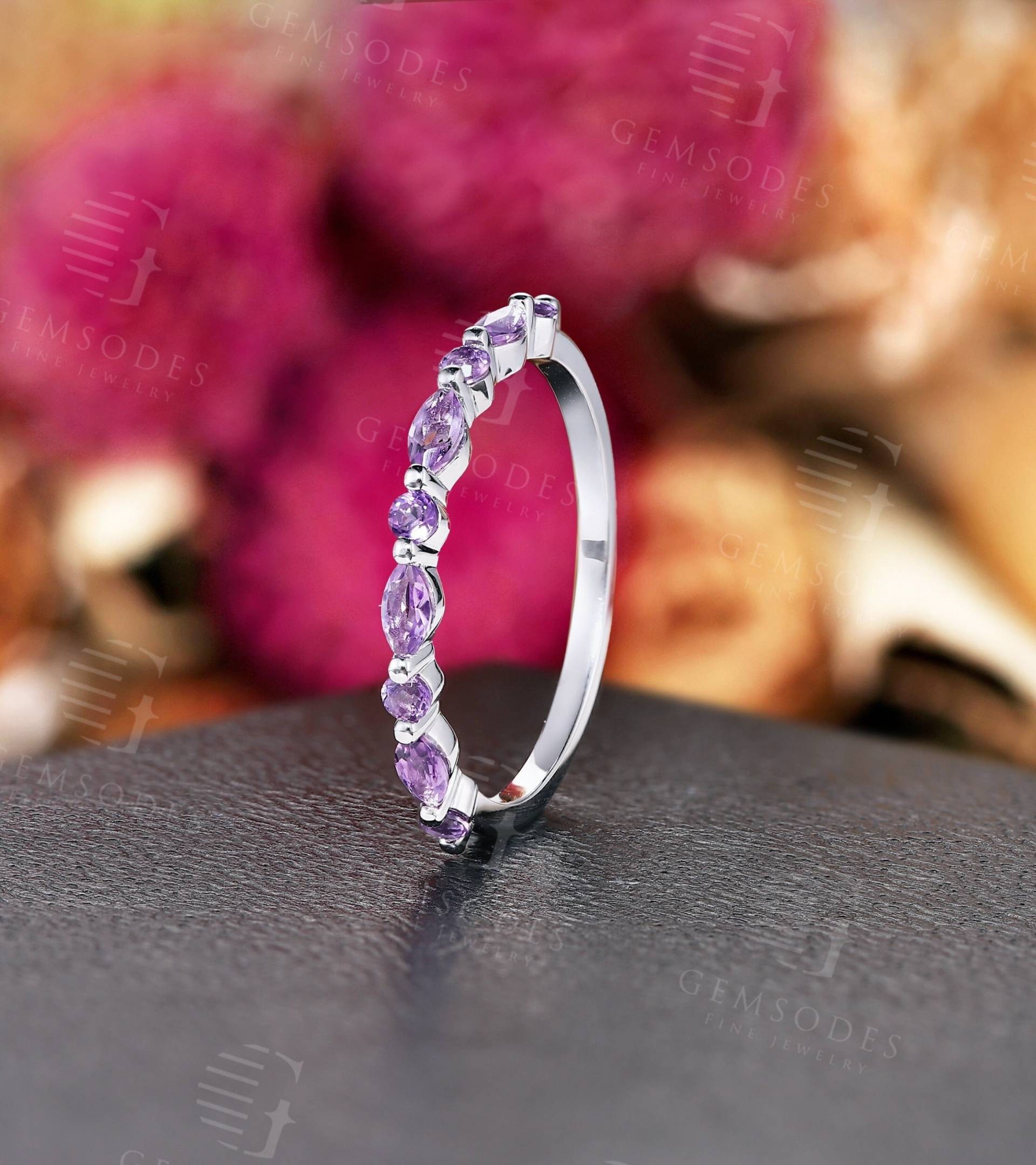 Marquise&round Cut Amethyst Ehering Weißgold Band Halb Ewigkeit Gerade Passende Prong Set Ring Versprechen Jubiläum von GemsOdes