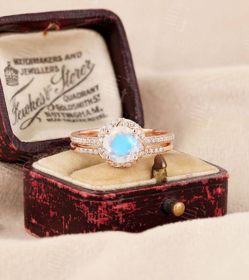 Mondstein Verlobungsring Set Rosegold Vintage Diamant Ehering Frauen Rundschliff Unikat Halbe Eternität Brautjubiläum Ring von GemsOdes