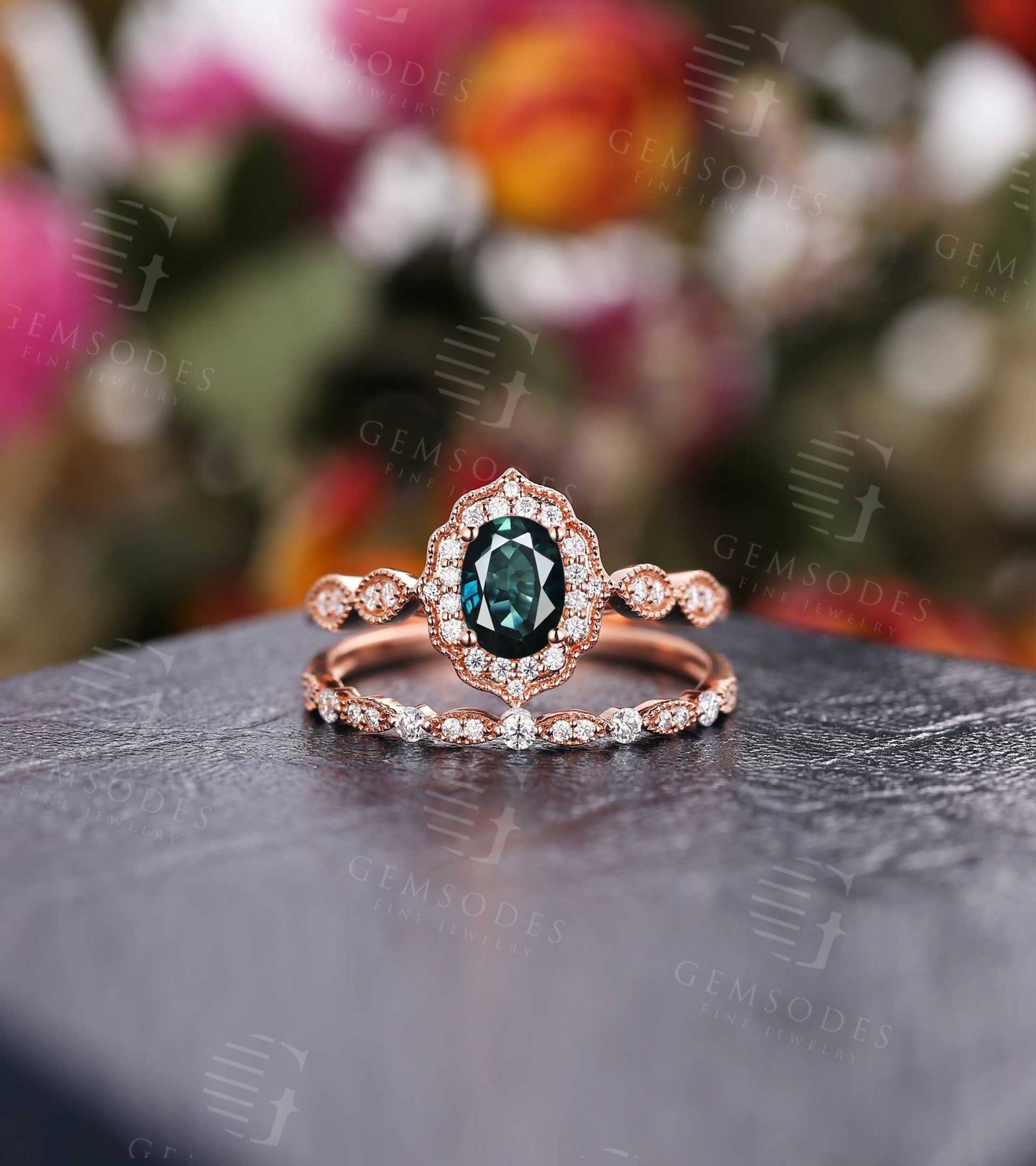 Saphir Verlobungsring Set Vintage Rose Gold Ovalschliff Moissanit Diamant Halo Ring Antik Milgrain Braut Jahrestag von GemsOdes