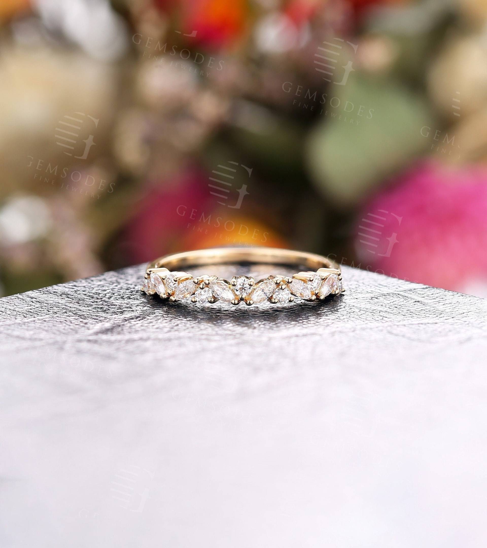 Vintage 14K Gold Moissanite Marquise Schnitt Ehering, Rose Stacking Ring, Einzigartiger Frauen Versprechen Jubiläums Brautring von GemsOdes