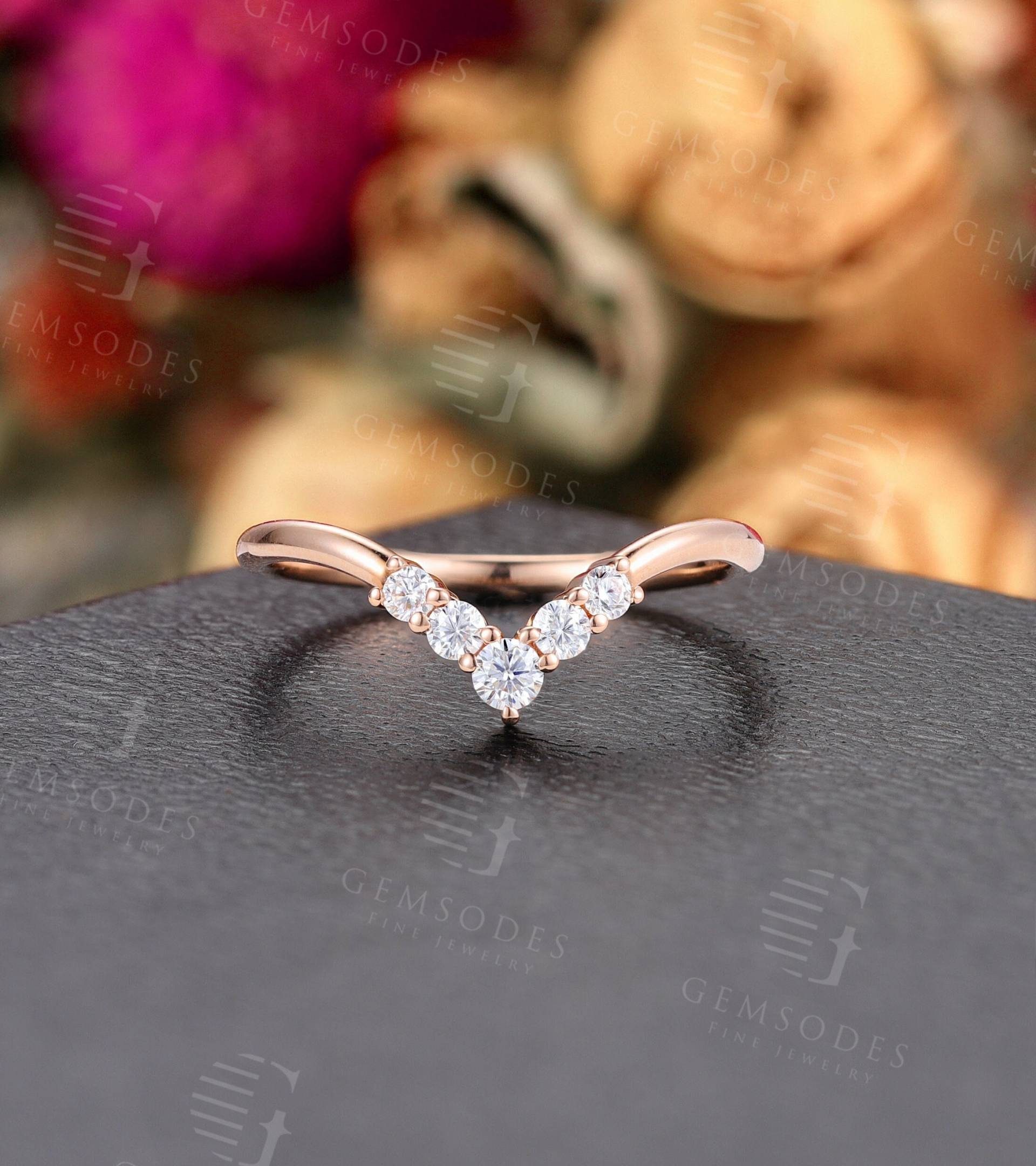 Vintage Moissanit Ehering, Art Deco Rose Gold Geschwungener Ring, Diamant Antik Verlobungsring Zierliche Eheringe von GemsOdes